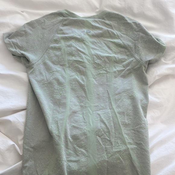 Lululemon swiftly tech tee - Picture 3 of 3